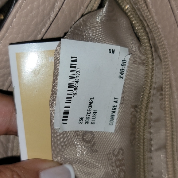 NWT MK Shoulder Convertible 'Hallie' Blush Leather Cross Body Bag - Picture 10 of 10